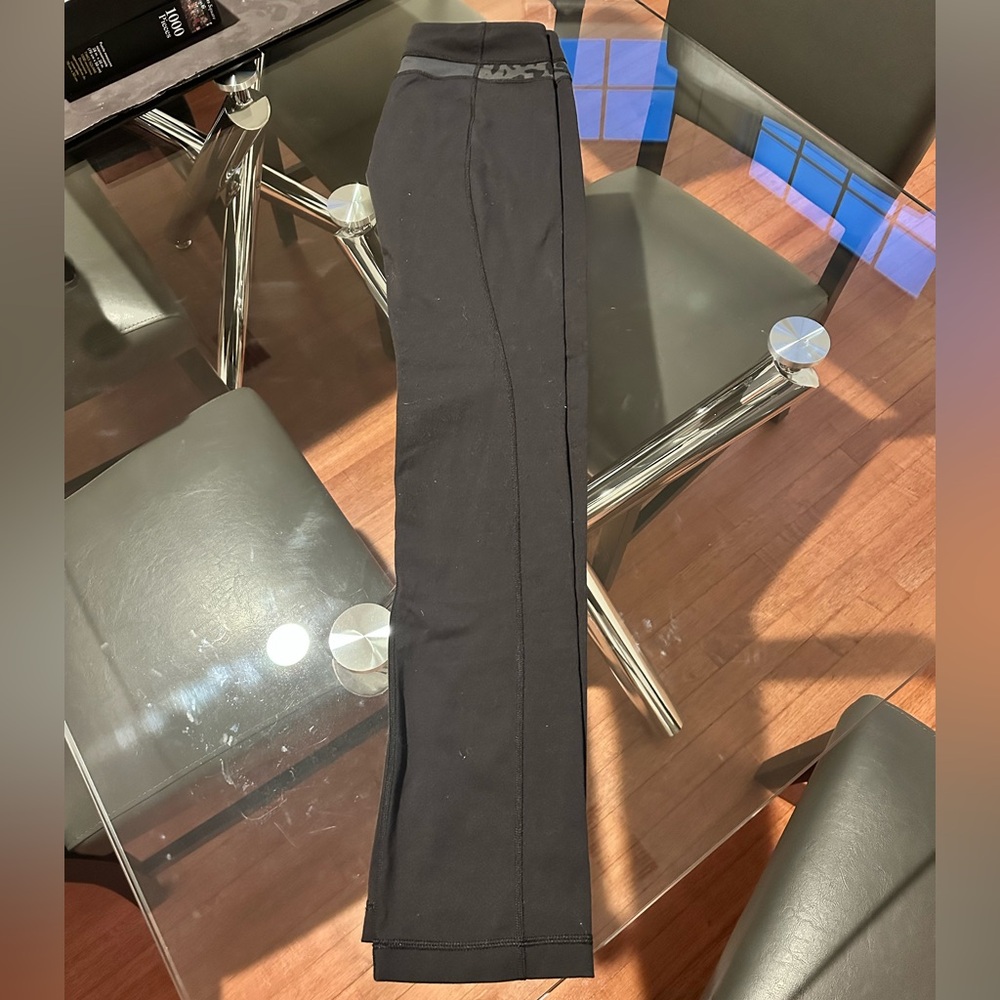 Lululemon leggings #leggings #lululemon 

Perfect condition. Size 8